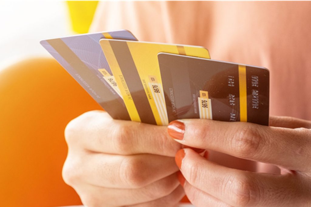 How To Manage Credit Card Debt?
